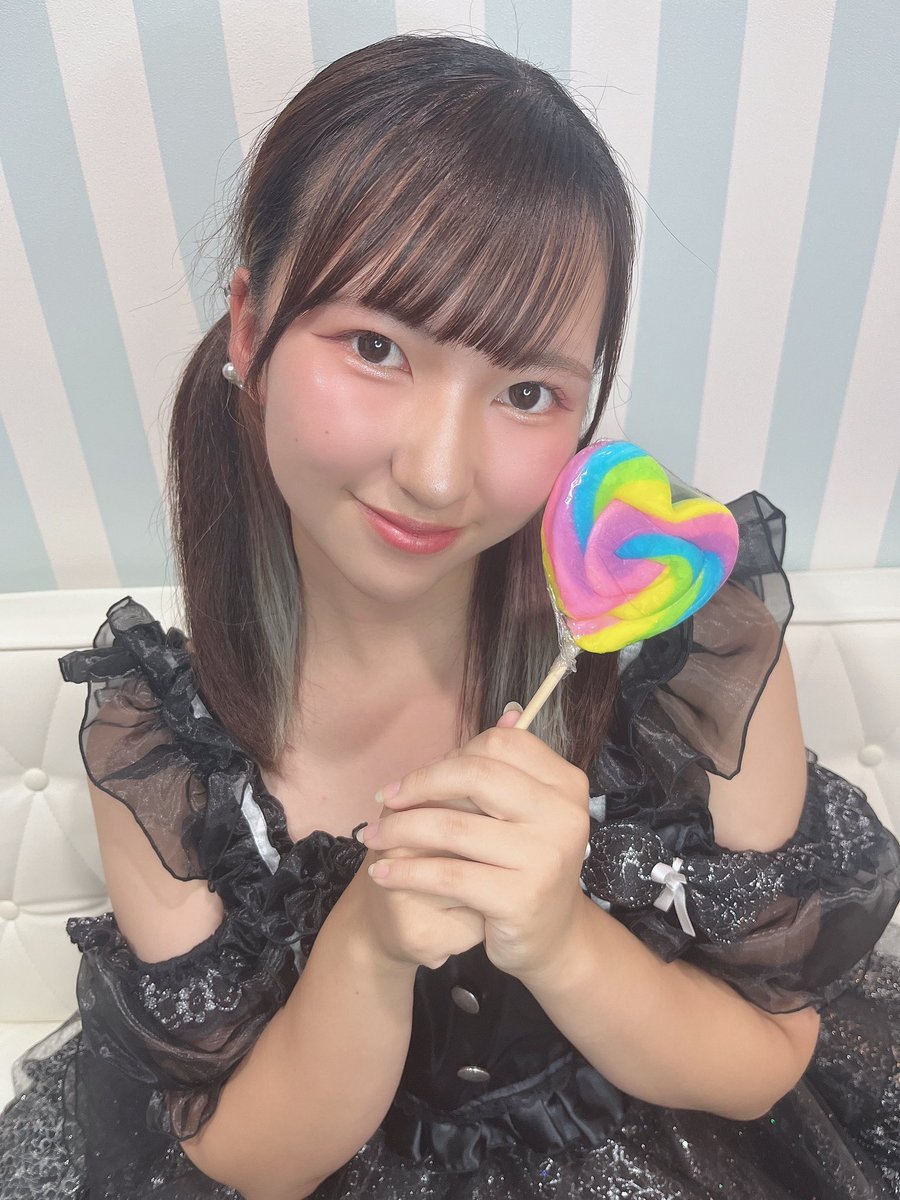 marblecandymilk's tweet photo. 12月25日（水）出勤キャスト🍼🩵

19時〜
リズ@marblecandy_liz 
きさら@mc_kisara 

本日も19時よりオープンです！
ご来店お待ちしております🍭
クリスマスイベントです🎄 https://t.co/4YRNp254qQ
