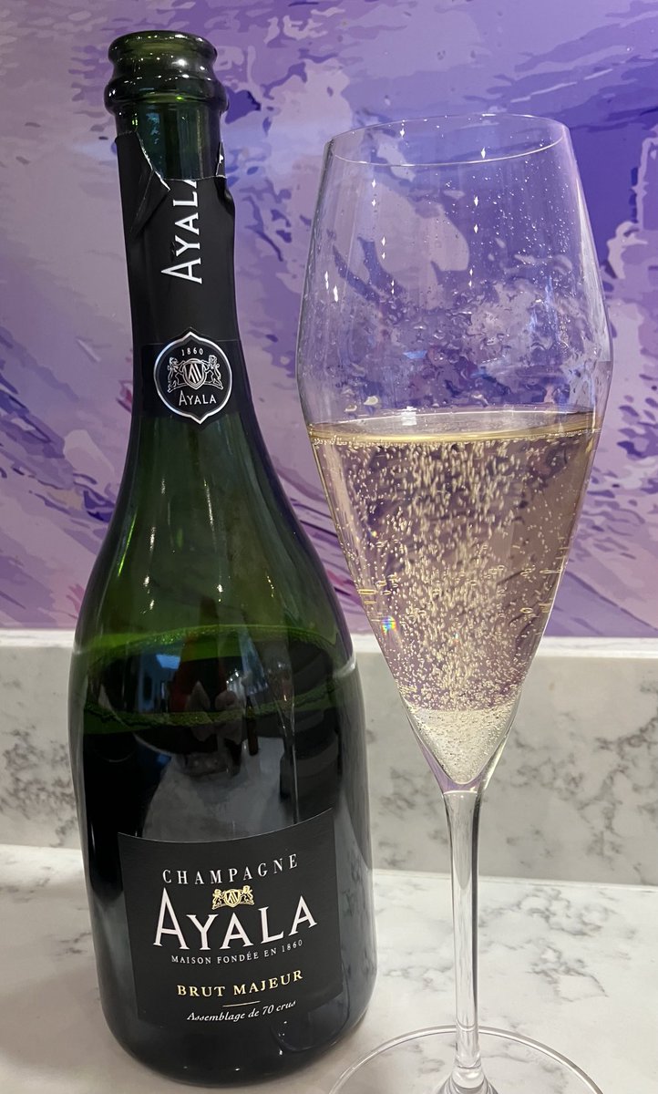 Merry Christmas all. Starting the day with a lovely Champagne from Ayala. Lovely fresh style
