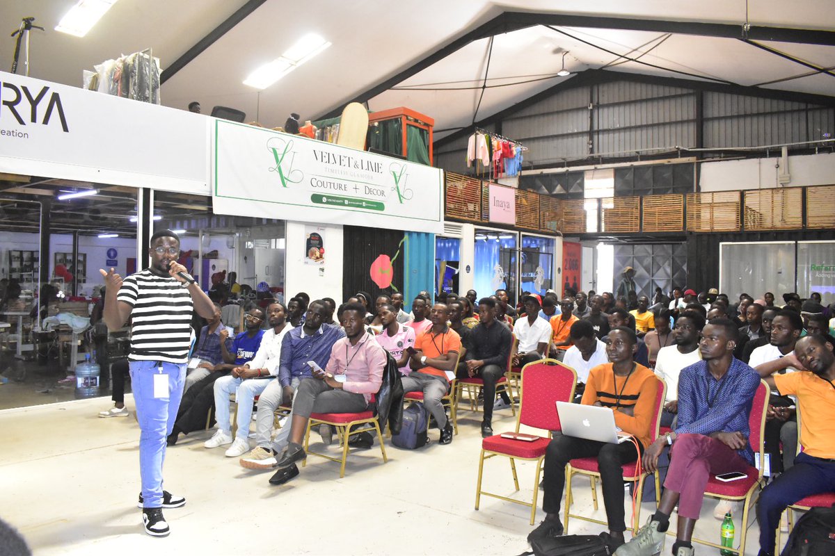 nasasira_daniel's tweet photo. Delivered a talk last Saturday on Layer 2 Scaling at #DevFestKampala organized by @GDGCloudKampala
The session explored how Layer 2 solutions address Ethereumโs scalability challenges and introduced #Presto by @gateway_eth a platform for deploying customizable rollups. https://t.co/F7LB96VJHN