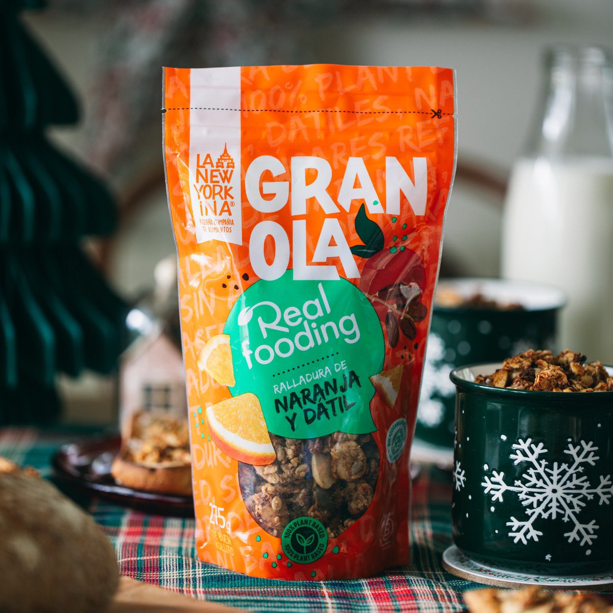 Olvídate del turrón a las 8 de la mañana… ¡Desayuna como se debe con nuestra granOla Realfooding! 👉 Crujiente, deliciosa y tan real como los villancicos en bucle en estas fechas… ¡Feliz Navidad!🎄