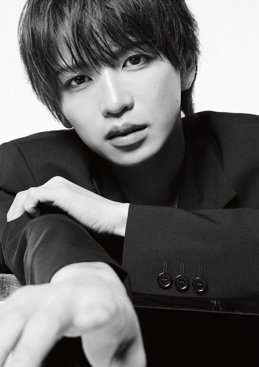 THEFASHIONPOST's tweet photo. 元 King & Prince のメンバーで、脱退後の現在は日本とLAの2拠点をベースに活動を行う岩橋玄樹が、新作アルバム『I’m A Hero』を引っ提げ、来年1月にツアーを開催予定だ。既存の形に捉われることなく、さまざまなフィールドで新たな可能性を切り開いてきた彼のミニインタビューをお届け！

https://t.co/HLfgL1P1t2
#岩橋玄樹 #GenkiIwahashi