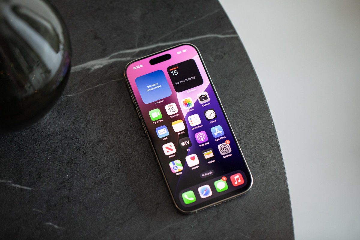 Amanifyedoffi's tweet image. AI Smartphones Underwhelm
Despite promises, 2024's AI smartphones from major manufacturers delivered only minor enhancements, falling short of revolutionary AI capabilities.

#Smartphones #AI #TechDisappointment