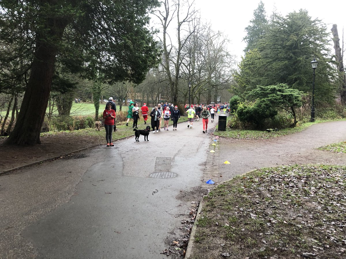 SamABaxter's tweet image. Bramhall parkrun for me this morning. Very well attended and plenty of festive fancy dress made it a great atmosphere.

Happy Christmas everyone.