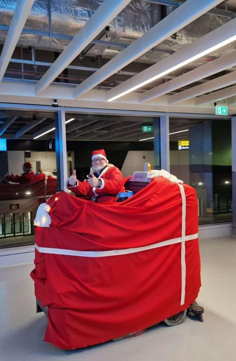 Alex kershaw (@alexkershawtsm) on Twitter photo Nice to see <a href="/MitieCleaning/">Mitie Cleaning & Hygiene Services</a> at <a href="/manairport/">Manchester Airport</a> in the Xmas spirit!!
Merry Xmas to all of our front line staff working today!
🎄 🎅 Nice to see <a href="/MitieCleaning/">Mitie Cleaning & Hygiene Services</a> at <a href="/manairport/">Manchester Airport</a> in the Xmas spirit!!
Merry Xmas to all of our front line staff working today!
🎄 🎅