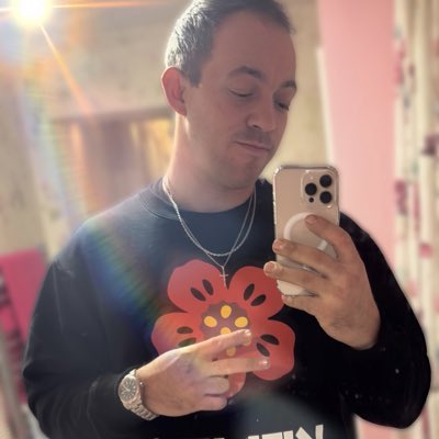 JoeeyyRocks's tweet photo. #NewProfilePic https://t.co/zqJjS0ykjN