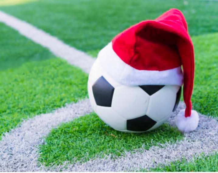 CmilkComFoot's tweet image. Merry Christmas everyone.

A wee reminder that the gates to Barlia are opened (10am -3pm) for anyone wanting to wear their new strips, kick a ball or just get the weans (and adults) out the way while the dinner is prepared. 

Hope you all have a great day 👍

#barliapitchesmatter