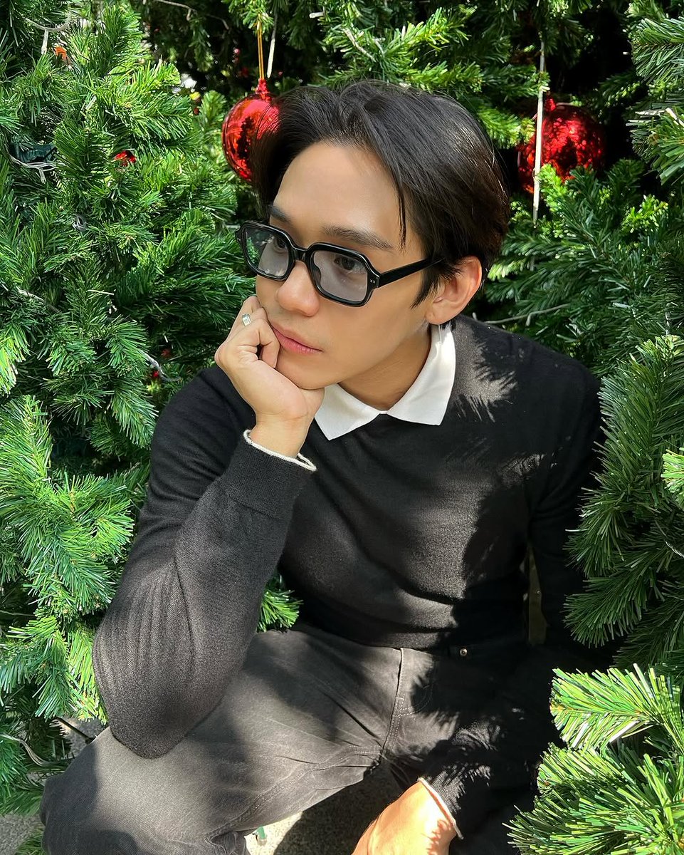 sofear_p's tweet image. Christmas or kid hod แต่กอดบ่ได้ 🌲✨

พี่เงินบ่ได้กล่าว 555555555555
หล่อเหลือเฟือ ใช้คำว่าหล่อได้เปลืองมาก 

#ngernnn #ทีมเงิน 🩶
Cr. IG : ngernnn