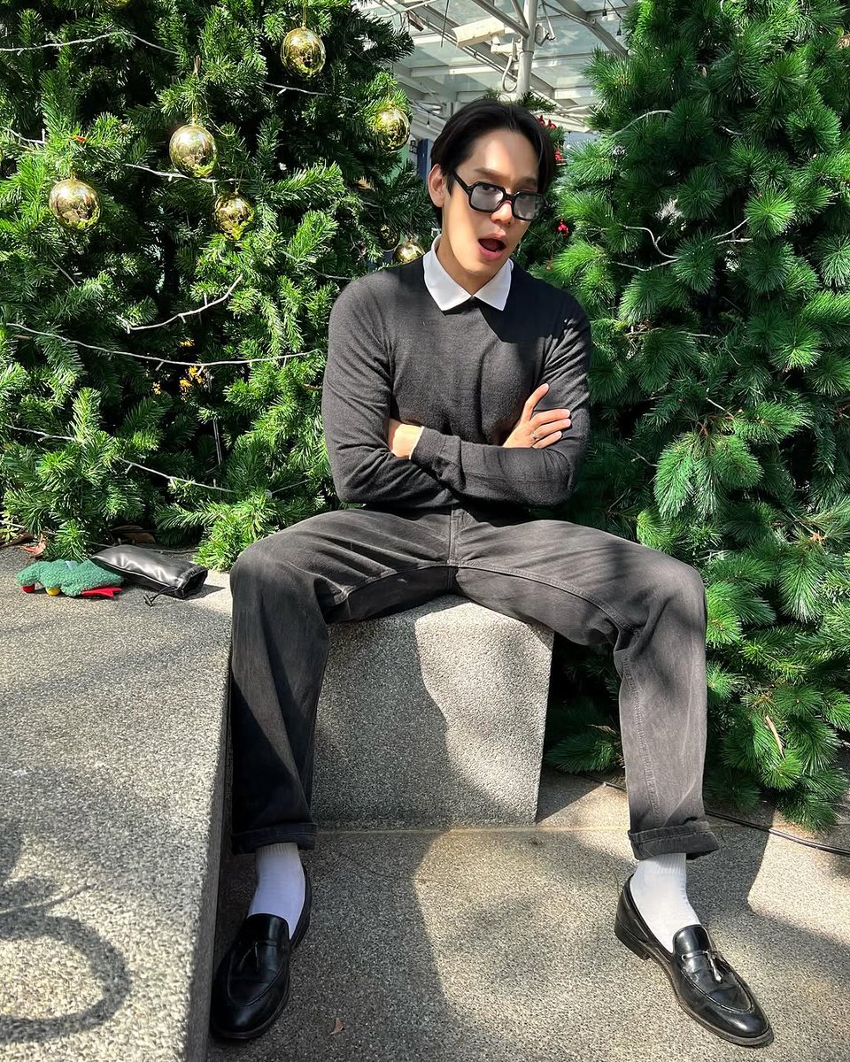 sofear_p's tweet image. Christmas or kid hod แต่กอดบ่ได้ 🌲✨

พี่เงินบ่ได้กล่าว 555555555555
หล่อเหลือเฟือ ใช้คำว่าหล่อได้เปลืองมาก 

#ngernnn #ทีมเงิน 🩶
Cr. IG : ngernnn