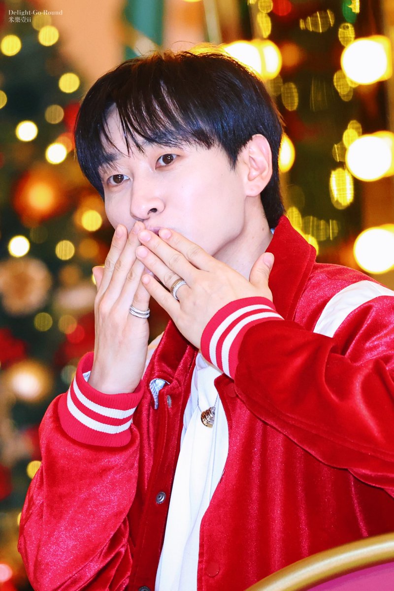 imqqqii17's tweet photo. 🎄🫰🏻
#Delight_Go_Round
#SuperJuniorDNE
#SUPERJUNIOR 
#슈퍼주니어 
#EUNHYUK 
 #银赫 
#李赫宰 
#은혁 
#이혁재 
#ウニョク https://t.co/aHlqNanu73