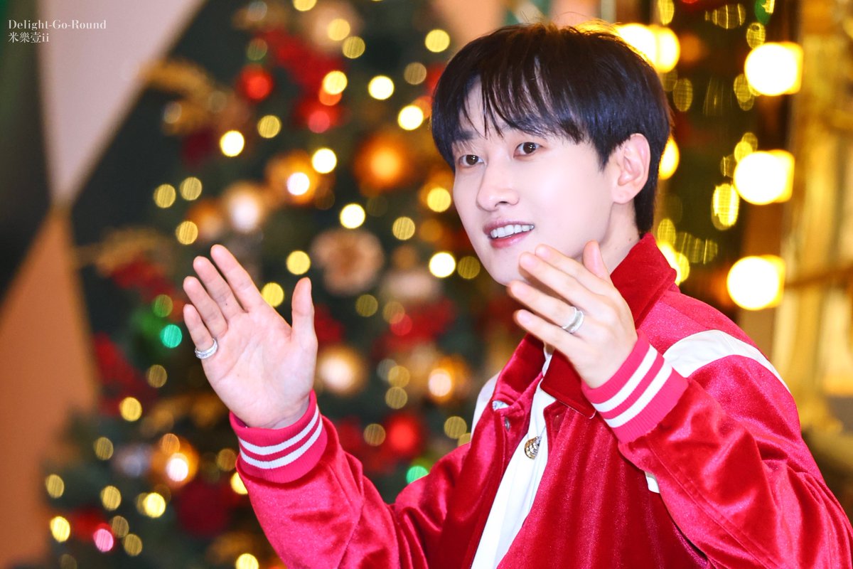 imqqqii17's tweet photo. 🎄🫰🏻
#Delight_Go_Round
#SuperJuniorDNE
#SUPERJUNIOR 
#슈퍼주니어 
#EUNHYUK 
 #银赫 
#李赫宰 
#은혁 
#이혁재 
#ウニョク https://t.co/aHlqNanu73