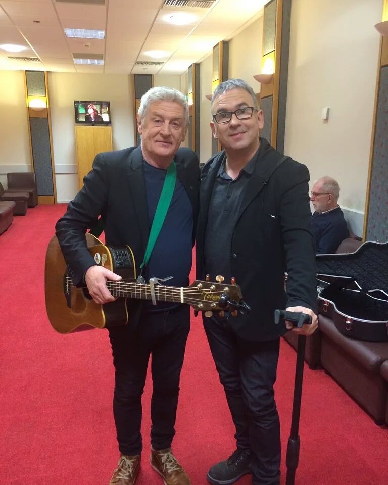 The Saw Doctors would like to wish a Happy Christmas to all their friends and fans. Feliz Navidad.

Many Thanks for your mighty support in 2024—here’s to another year of fun and music in 2025.