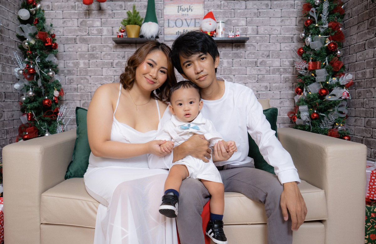 jeeericoooo's tweet photo. A different Christmas indeed! 🎄🎅🫰🏻

It’s our first Christmas with our little Calvin. One of the milestones we treasure and keep in our memories. 📸

From our little family to yours, MERRY CHRISTMAS and HAPPY HOLIDAYS! 🎁🎉🎄 https://t.co/z0plpmsg8D