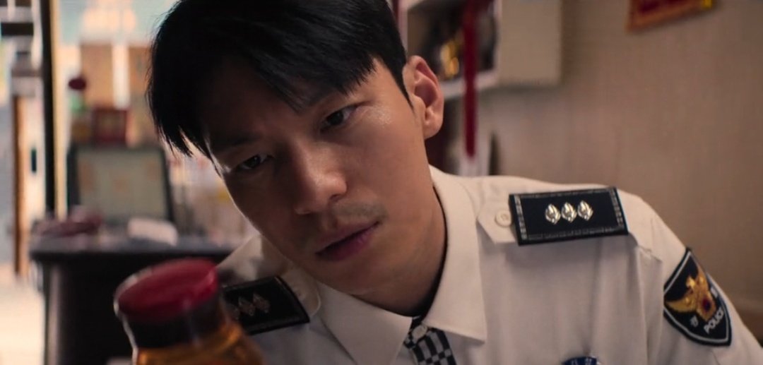wihajoonspics's tweet photo. New look at detective hwang junho 

#SquidGame2 comes out in 24 hours !! https://t.co/KVJ2pPiWKx