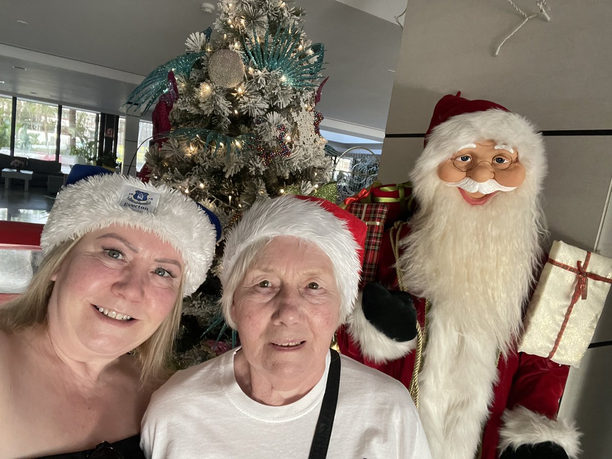 Merry Xmas from sunny Tenerife 🧑‍🎄💙🎄🥂😎🏖️🍹