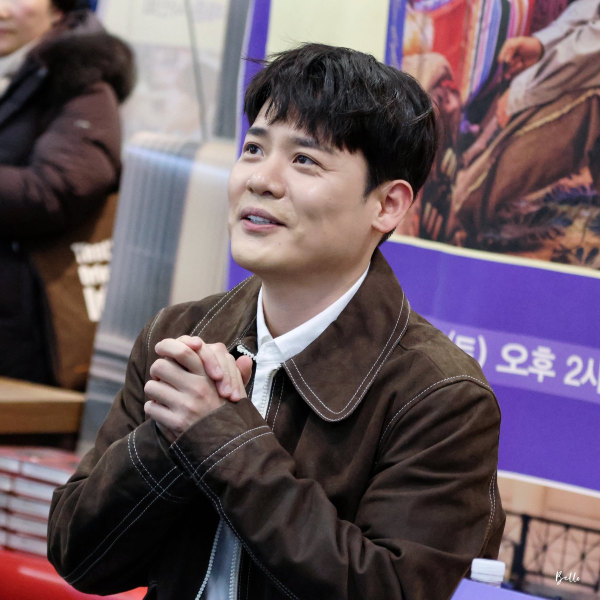 <음악에 머문 시선> 출간기념 저자 사인회 24.12.21  
#유채훈