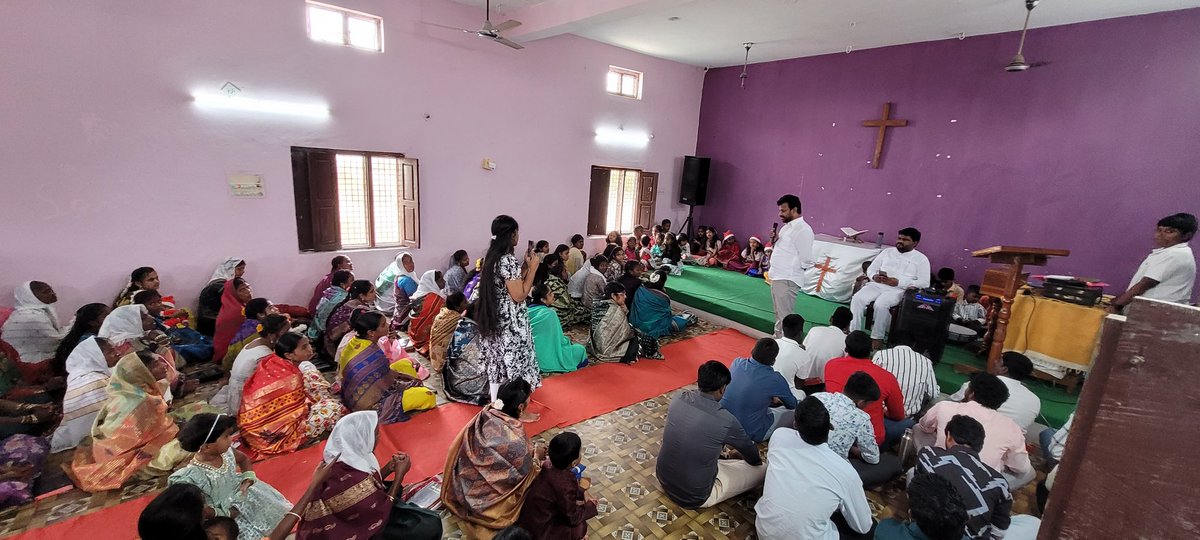 JohnsonKTRS's tweet photo. ఖానాపూర్ నియోజకవర్గంలో జరిగిన క్రిస్మస్ వేడుకలకు హాజరై, క్రైస్తవ సోదర సోదరీమణులందరికీ క్రిస్మస్ పండుగ శుభాకాంక్షలు తెలపడం జరిగింది..
#happycristmas 
#Khanapur_Constituency
#BRSParty 
#Telangana https://t.co/EyYo9BKTFa