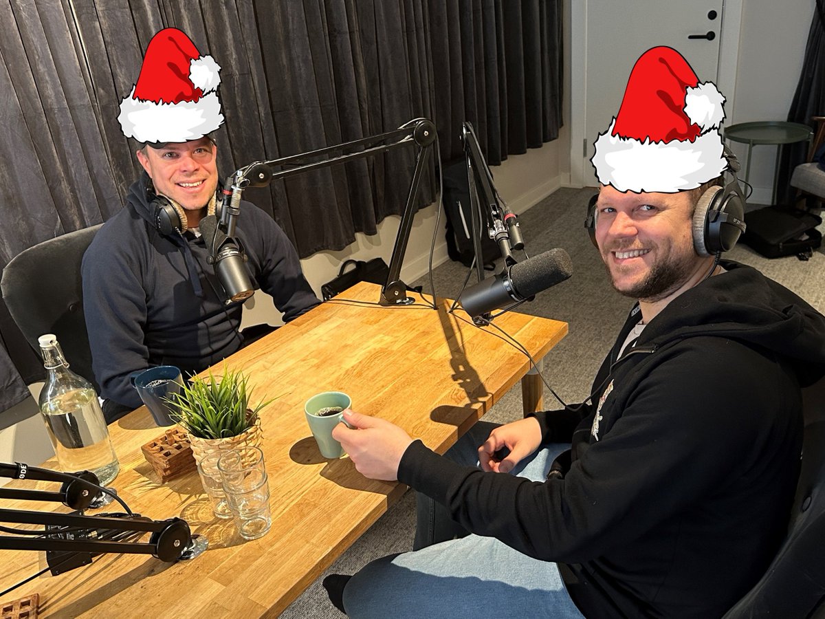 Wishing all our viewers and listeners a Merry Christmas!🎅Hope everyone has had a good holiday season so far🎄🎁

Also hope everyone is excited about the World Rapid and Blitz in New York which is starting tomorrow! Who do you think will win this year?