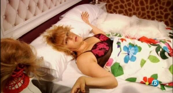 La gente de resaca: cachonda

Yo de resaca: