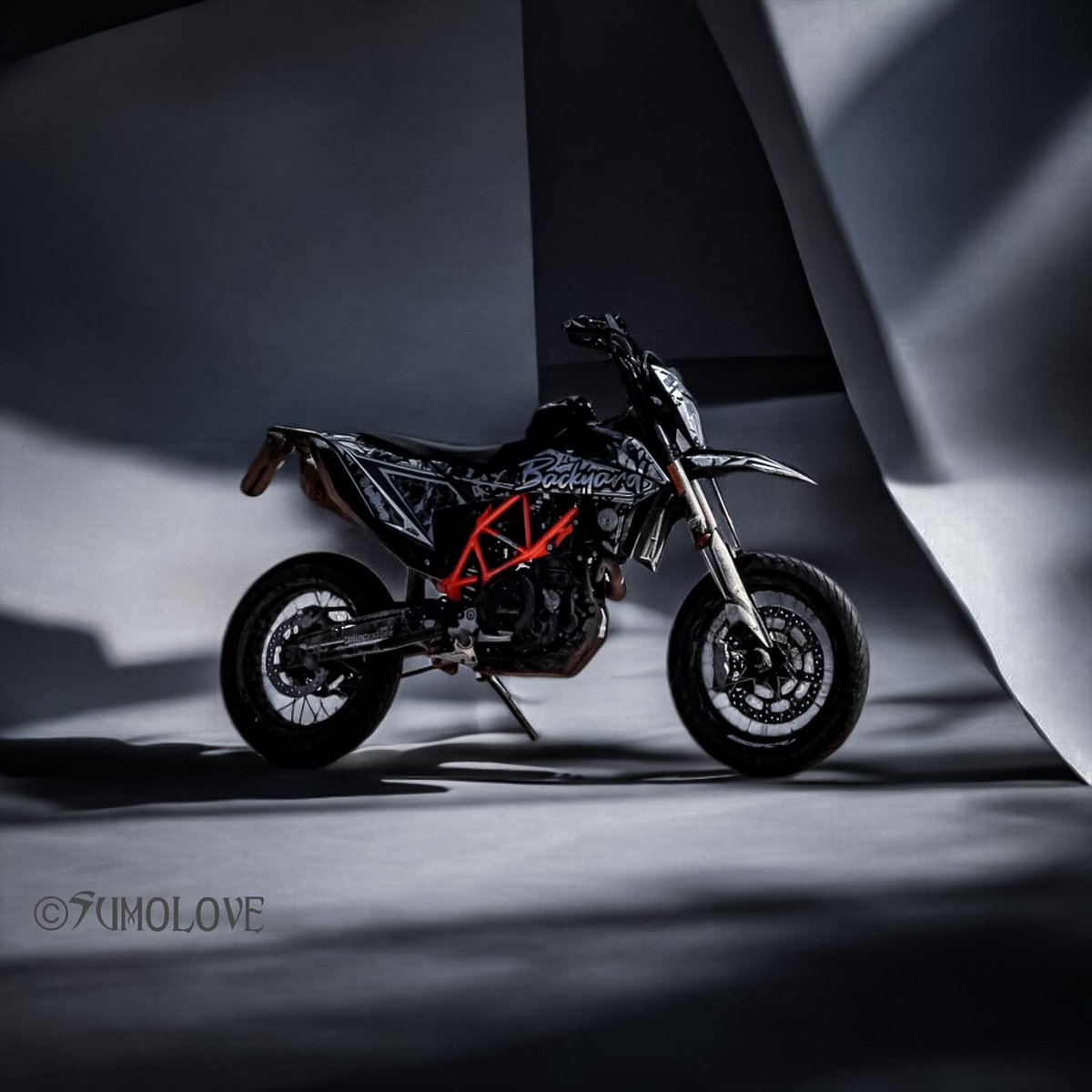 Sum0l0ve's tweet photo. Die Zeit ist reif für Veränderung 💨
➖➖➖➖➖➖➖➖➖➖➖➖
#bikergirl #motorcycle #ktmsuperduke #sexygirl #fy #sommer #model #moto #youtube #shoutout #viral #photography #subscribe #fyp #supermoto #smcr #daily #feed #inkedgirl #motovlog #fürdich #fyp #explore #feed #tiktok https://t.co/luB8vBlJ5U