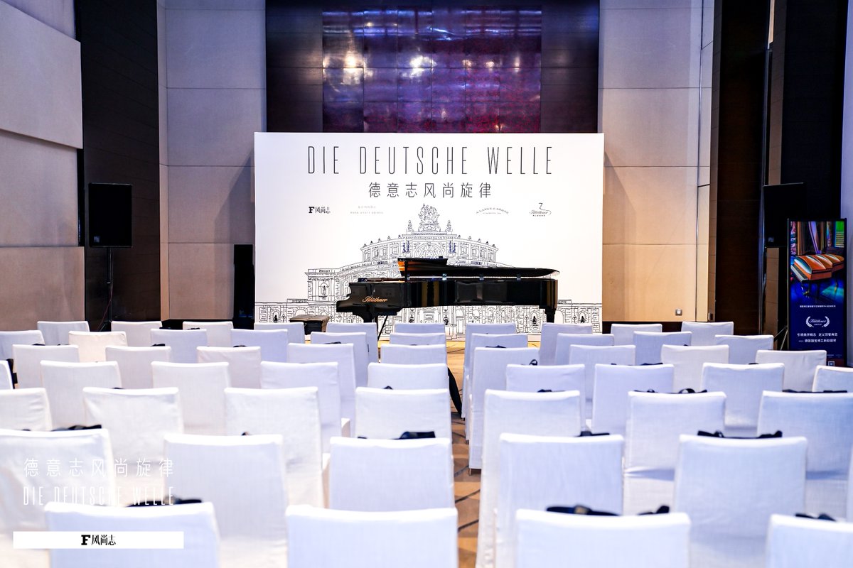 bluthner93473's tweet image. 𐂂.❅🎄✨🎄✨🎄✨🎄🎅🏻
愿博兰斯勒的琴音如同圣诞的灯火
照亮这个冬夜，也照亮每一位热爱音乐与艺术的心灵

#blüthner #bluthner
#weiluopianist #MerryChristmas