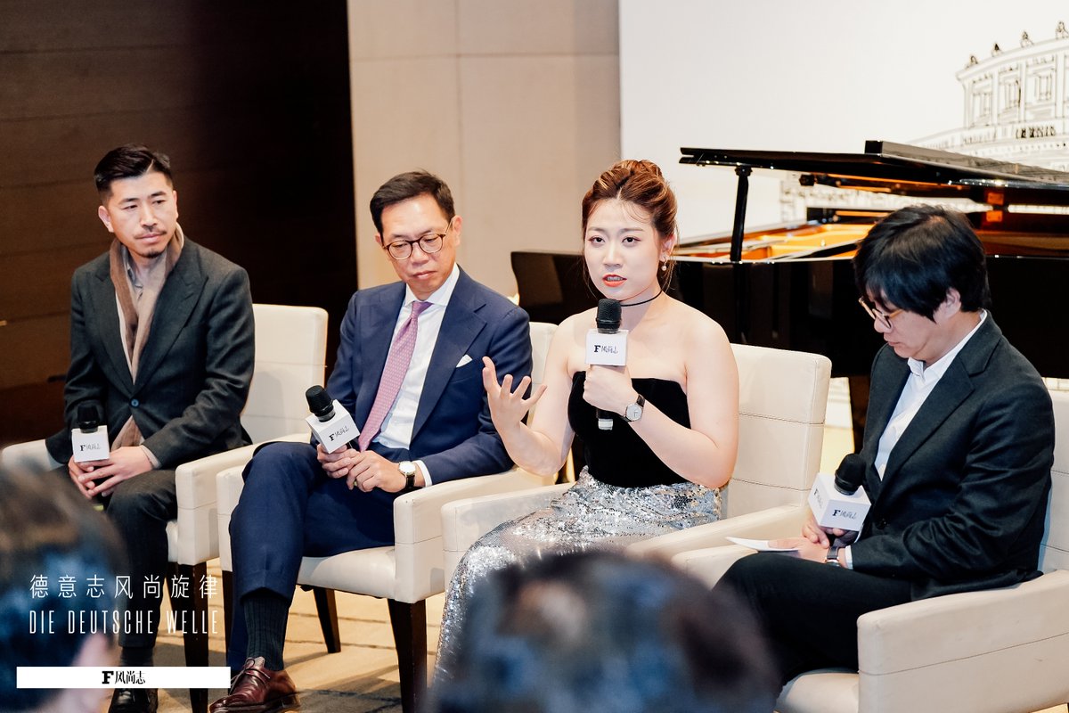 bluthner93473's tweet image. 𐂂.❅🎄✨🎄✨🎄✨🎄🎅🏻
愿博兰斯勒的琴音如同圣诞的灯火
照亮这个冬夜，也照亮每一位热爱音乐与艺术的心灵

#blüthner #bluthner
#weiluopianist #MerryChristmas