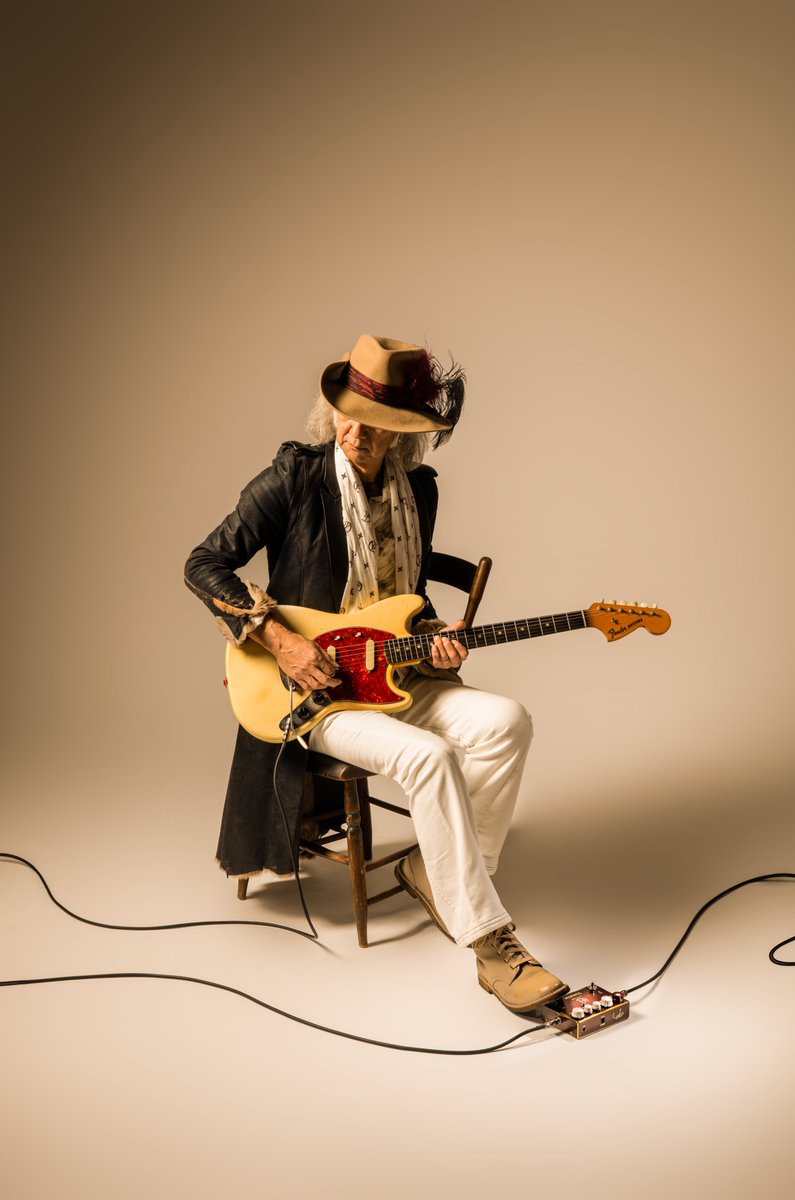 We are pleased to announce a new pedal to our Vemuram lineup called “SPIRITONE”, a medium-gain overdrive pedal that took more than a year of development to create a “new” overdrive sound with a Japanese rock guitar legend “Char”!
Release Date : February 10th 2025