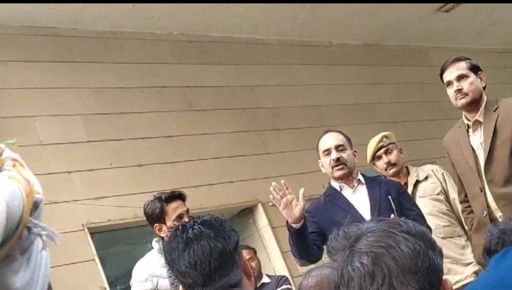 chand196844's tweet image. लेवल 2 परिणाम जारी करने में देरी से छात्रो का भविष्य दांव पर लग रहा है। अध्यक्ष @alokrajRSSB जी से निवेदन है कि
 जल्द से जल्द परिणाम घोषित करें। 
#rssb #ResultIssue

#लेवल_2_परिणाम_जारी_करो

#L_2_भर्ती_से_न्यायिक_बाधा_हट_चुकी_है।

 #सभी_पदों_पर_परिणाम_जारी_करो