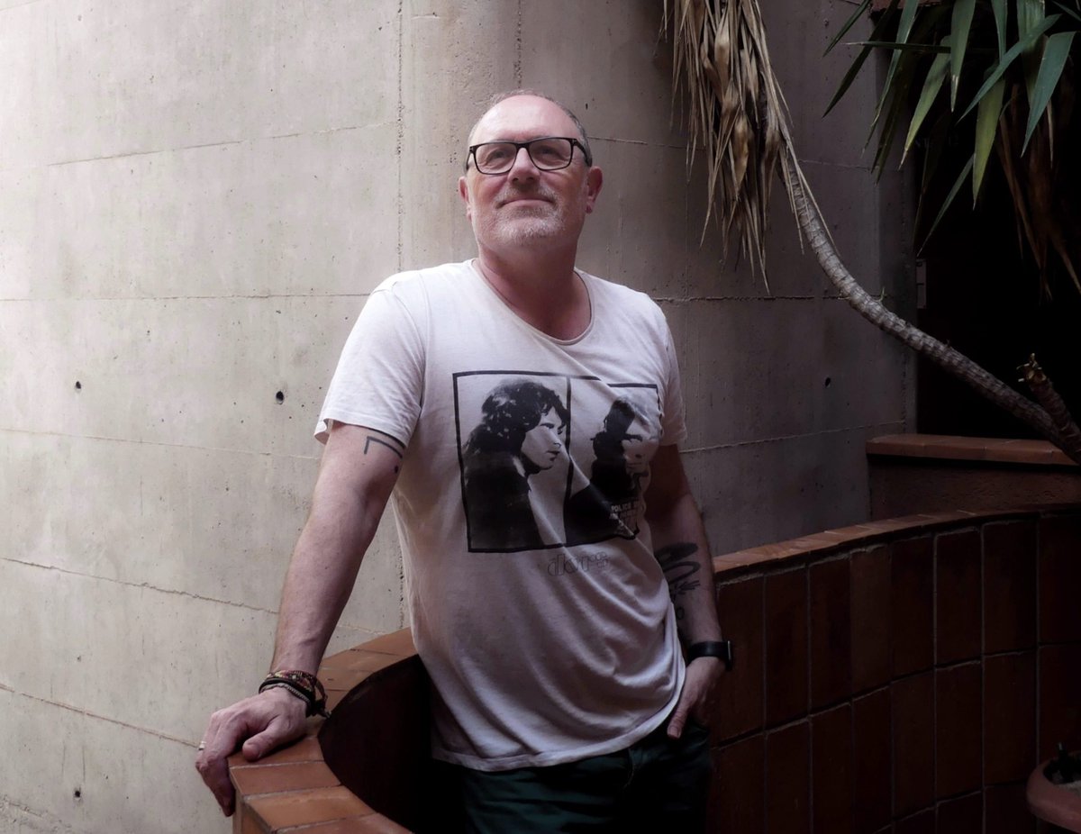 "Por utilizar una expresión de los Sex Pistols, «nadie es inocente»". Hoy en @ZendaLibros, entrevista con <a href="/David_G_Torres/">David G. Torres</a> sobre su libro en <a href="/alianza_ed/">Alianza Editorial</a> '1964: Cuando la cultura se convirtió en espectáculo'. zendalibros.com/david-torres-a… <a href="/perezreverte/">Arturo Pérez-Reverte</a>