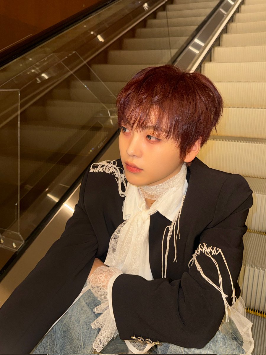 [TRANS] 241225 #SHJ_bbl🫧

11:36 PM KST

🍋: yn, are you having a good Christmas??
🍋: [Image]
🍋: [Image]
🍋: [Image]
🍋: [Image]
🍋: I dyed my hair
🍋: I dyed it red-brown