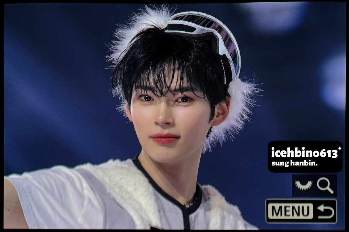 hanbiuin's tweet image. Telinga kucingnya kelipet satu. /ᐠ˵- ⩊ -˵マ ₊˚⊹°•···