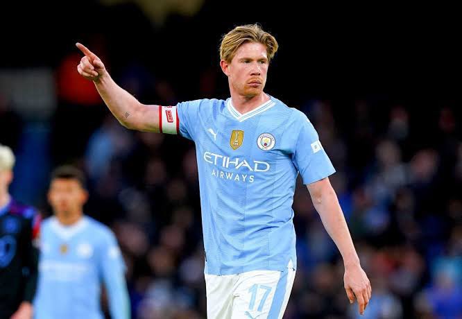 BayBeto_'s tweet photo. 🗣️Devrim Zengi:

“Bana gelen bilgi, Aziz Bey’in Ali Bey’e Heung Min Son ve Kevin De Bruyne isimlerini önereceği yönünde. Bu transferlerin gerçekleşmesi durumunda ücretin yarısını bizzat Aziz Bey karşılayacak.” https://t.co/ScLwMb2uy5