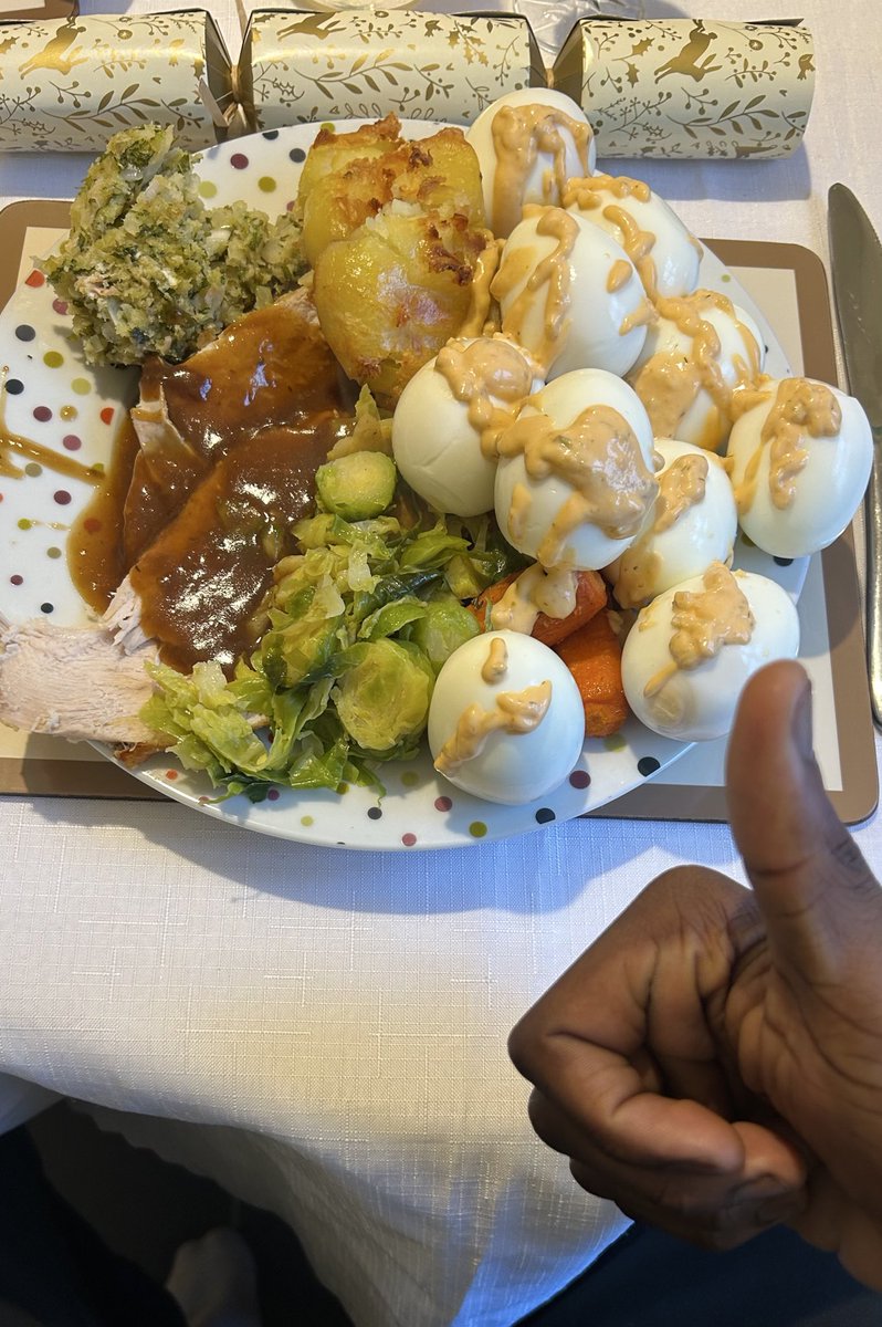 iamcobbina's tweet image. Christmas Dinner has arrived. 

Do you understand?