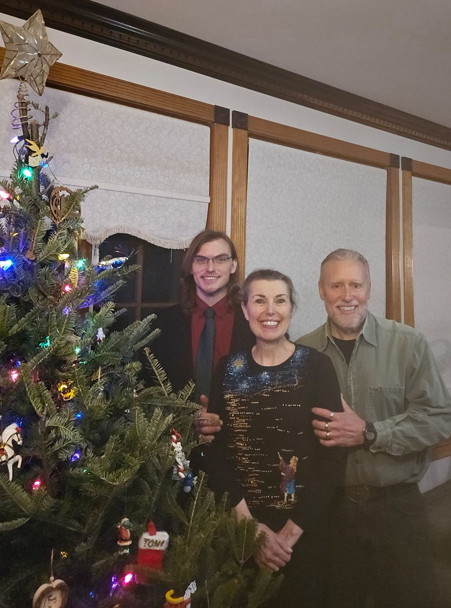 Merry Christmas, Happy Hanukkah, and Happy Holidays to all! May you find joy, peace, and love in the company of your family, friends, and loved ones.
🎄🎅🎁