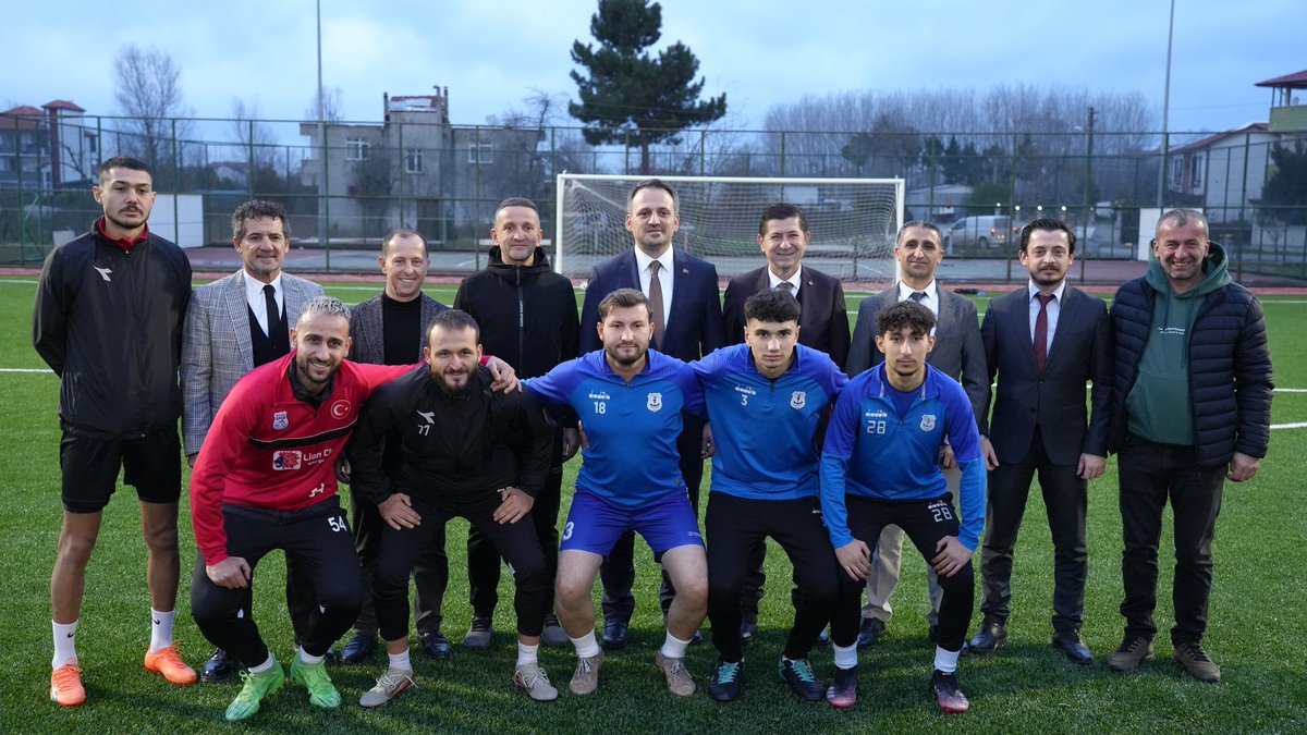 📍 Kocaali Stadı

Gençlik ve Spor Bakan Yardımcımız Sn. Dr. Enes Eminoğlu, Kocaali Bld. Bşk. Turan Yüzücü ve  İl Müdürümüz Nevzat İnanç ile birlikte Kocaali Spor antrenmanını ziyaret ederek alt yapı ve A takım sporcuları ile buluştu.