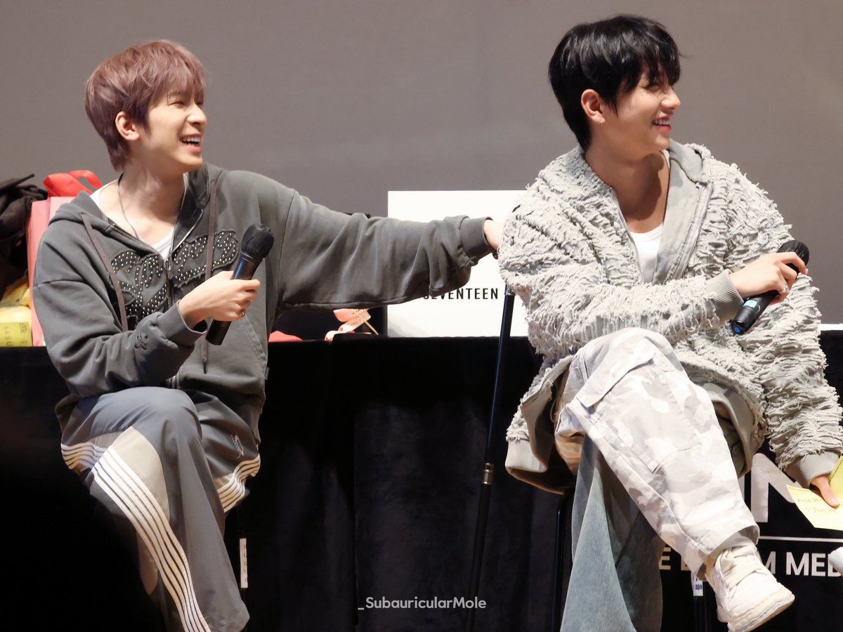 241019 BDM 🐈‍⬛🦌

𝐌𝐞𝐫𝐫𝐲 𝐂𝐡𝐫𝐢𝐬𝐭𝐦𝐚𝐬 💜💙

#WONWOO #JOSHUA #wonshua #원우 #조슈아 #전슈 #圆刷 #镜美
