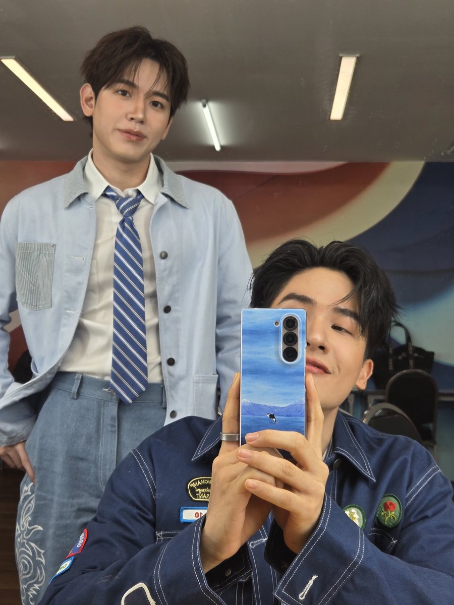 Tawan_V's tweet photo. Santa(y) and his Reindeer https://t.co/Wd1KVuoGEL