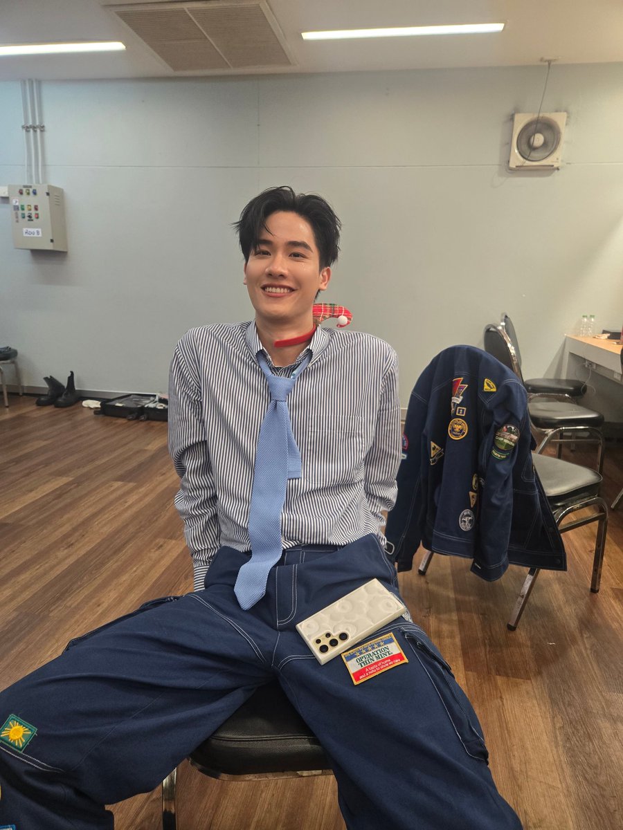Tawan_V's tweet photo. Santa(y) and his Reindeer https://t.co/Wd1KVuoGEL