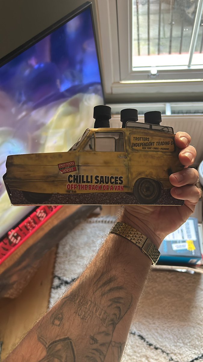 tomtsounds's tweet photo. @_ROUNDTHEBEND__ What's wrong babe, you've hardly touched your only fools and horses assorted chilli set? https://t.co/gY9no76sBo