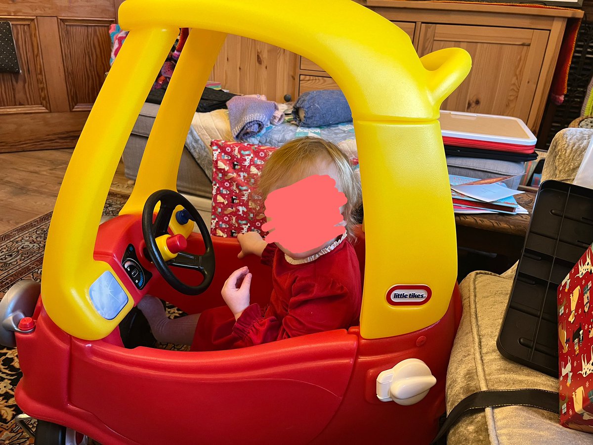 laurence tweet media