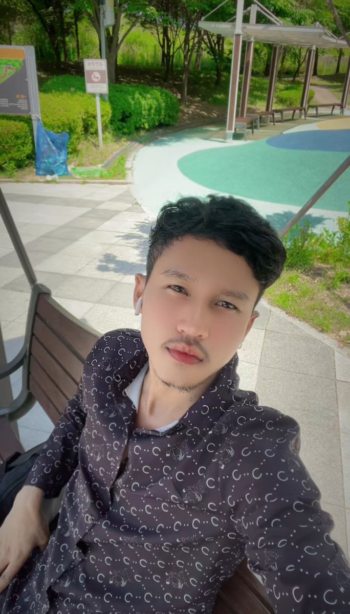 នឹកតែមិនហ៊ានខល🥲