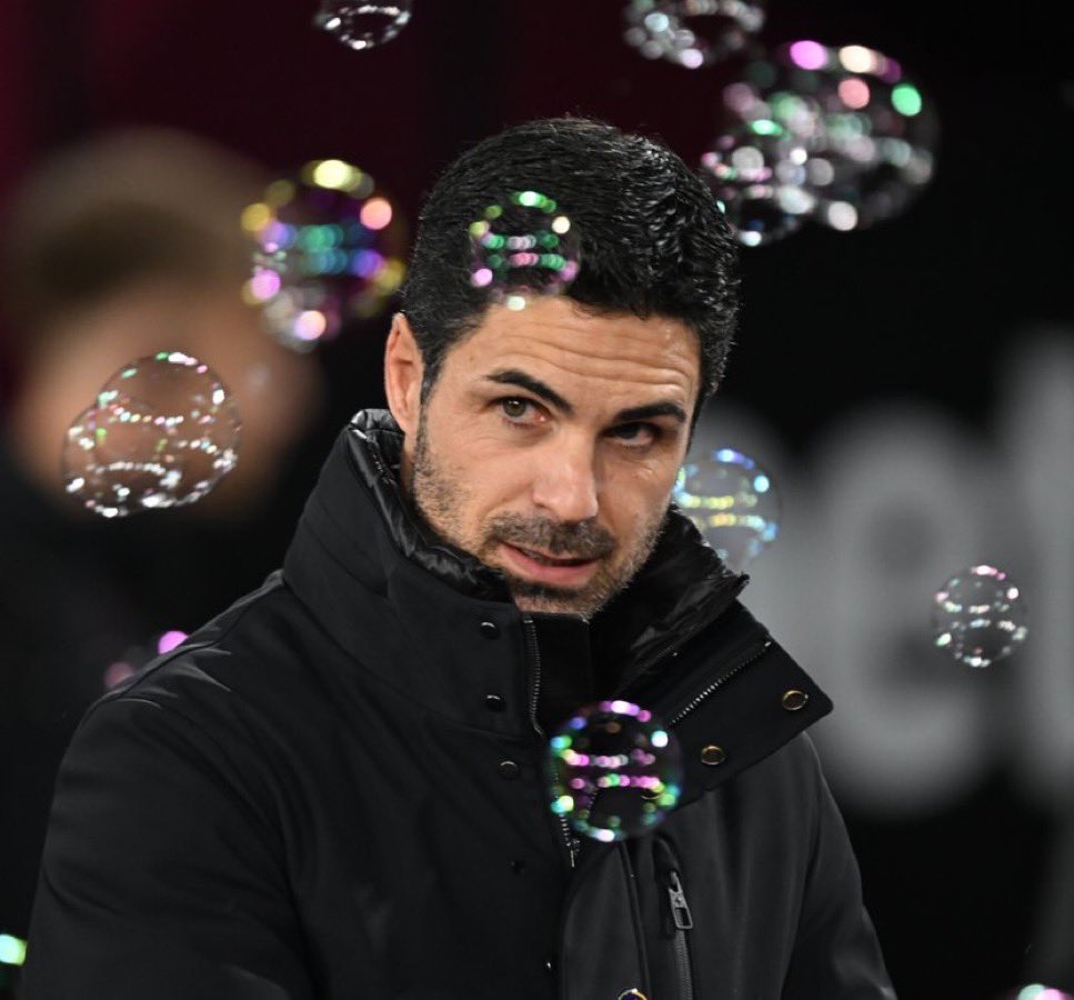 adamkeys_'s tweet photo. Chelsea spent over £400m in the summer, and Enzo Maresca keeps telling us they’re not in the title race. For context, Mikel Arteta didn’t spend that much in his first six windows combined at #Arsenal. The way they’ve played this underdog card has been incredibly impressive. #AFC https://t.co/CF5ZEgoCYd