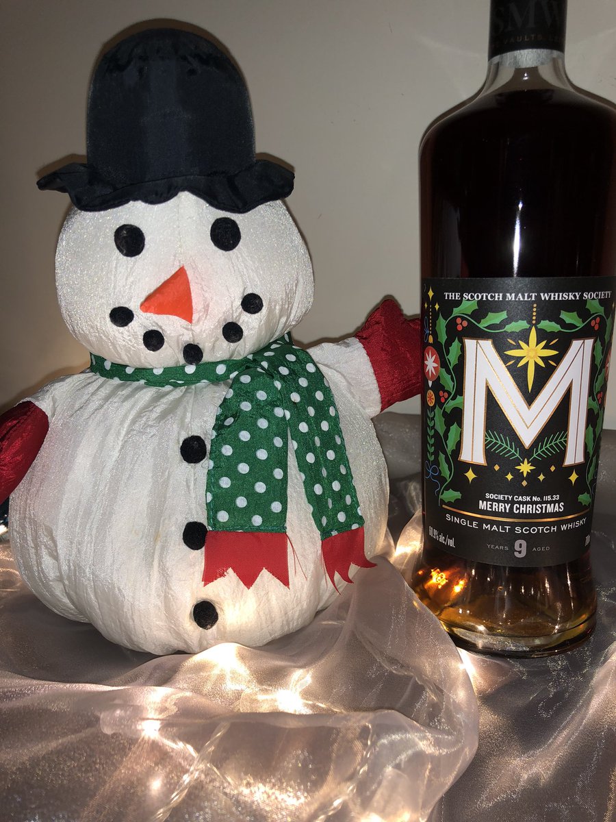 Merry Christmas! We hope your holidays are full of love, laughter and of course some great drams. 🥃