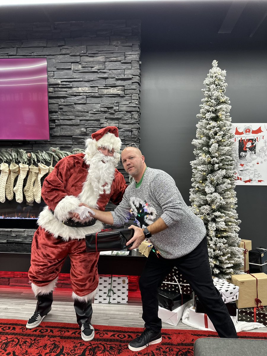 49__degrees's tweet photo. Family is everything. 
Wishing you and your loved ones a Merry Christmas from our family to yours! https://t.co/FTPzNKI0Jp