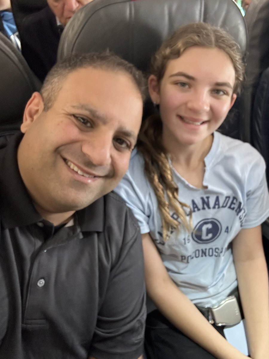 WhereIsForti's tweet photo. @AmericanAir Thanks to the hardworking folks who are getting us to our destination today! AA3071. Happy Holidays. https://t.co/gdvNPp5APk