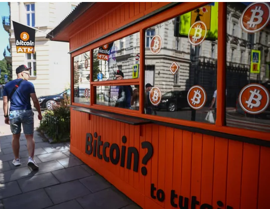 CrNeoNavigator's tweet photo. The ‘race is on’ to set up bitcoin national reserves The concept of national bitcoin reserves is moving from theoretical discussion to geopolitical reality.#BTC https://t.co/z6FsFjvg5R