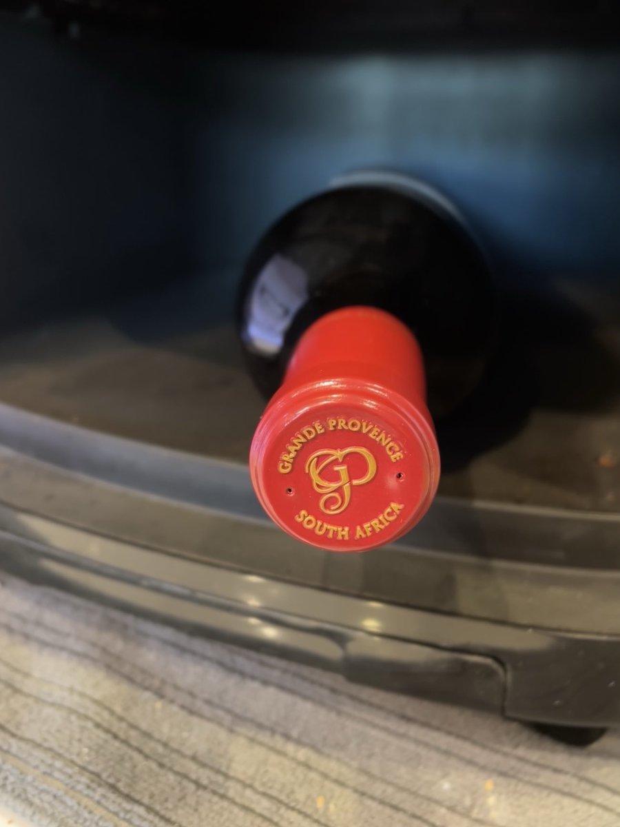 kasyflo's tweet photo. The many uses of an air fryer, when the red is just a wee bit 🥶⁦⁦@gracedent⁩ red wine#air fryer https://t.co/pLQwpy3gUY