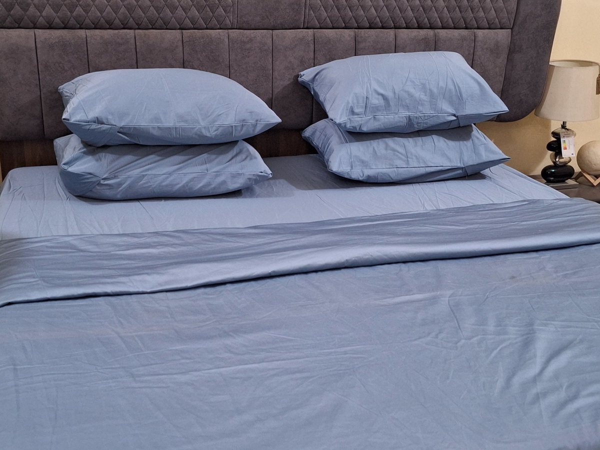 Fatma_dinso's tweet photo. PLAIN BEDDINGS AVAILABLE IN ALL COLOURS 

BEDHSEET AND 4 PILLOWCASES 25K 
DUVET COVER SET 55K 
NON DETACHABLE DUVET SET 75K 

DM TO ORDER https://t.co/uq1bvp5rJj