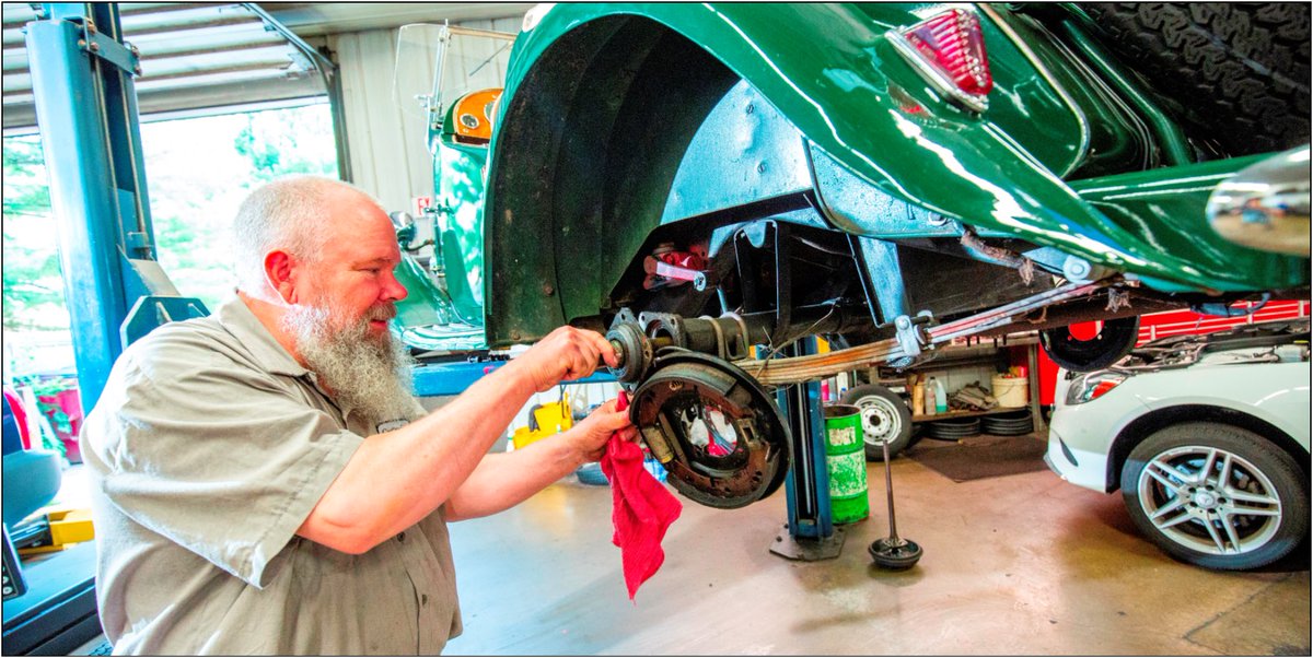 FrederickCounty's tweet photo. Carriage House Automotive 🚗🎄will take care of you 🌲 and your car. 

18 Wormans Mill Ct, Frederick, MD 21701
📞(301) 694-8030

https://t.co/UL6xbzYl9v

Own a local business? Join https://t.co/mEdznV3jZw - #shoplocal #FrederickCounty #auto #autorepair #carriagehouse #automotive https://t.co/vhkjl9i1Xm