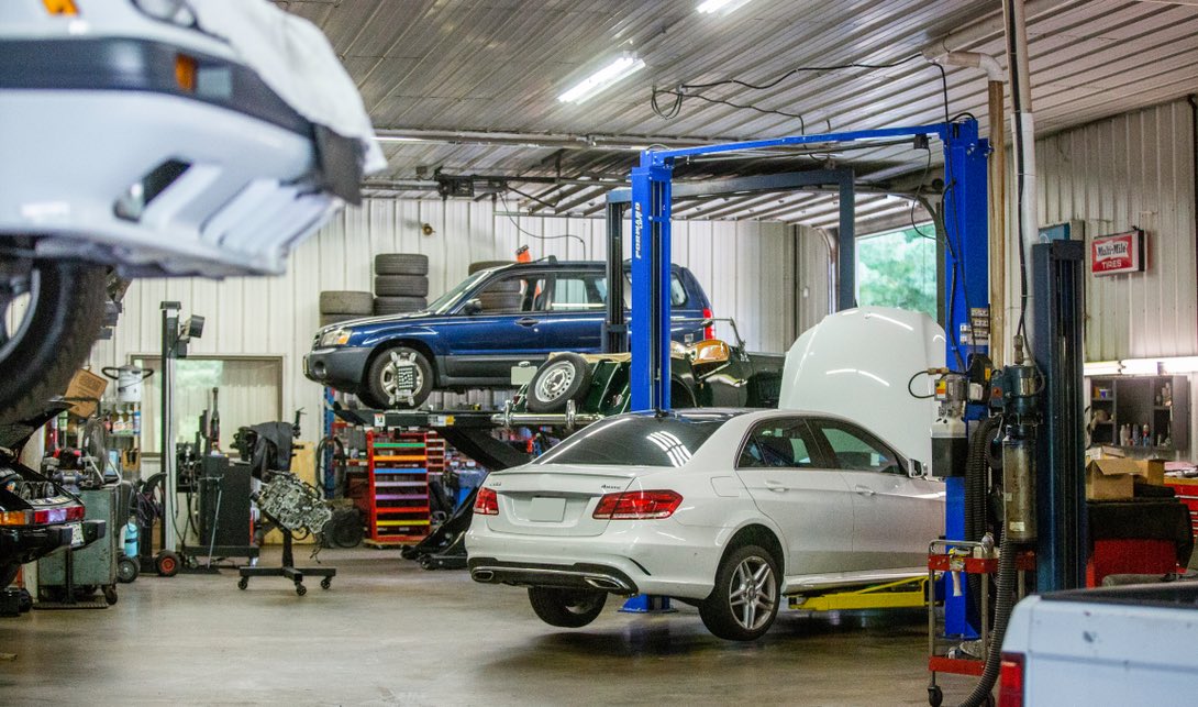 FrederickCounty's tweet photo. Carriage House Automotive 🚗🎄will take care of you 🌲 and your car. 

18 Wormans Mill Ct, Frederick, MD 21701
📞(301) 694-8030

https://t.co/UL6xbzYl9v

Own a local business? Join https://t.co/mEdznV3jZw - #shoplocal #FrederickCounty #auto #autorepair #carriagehouse #automotive https://t.co/vhkjl9i1Xm