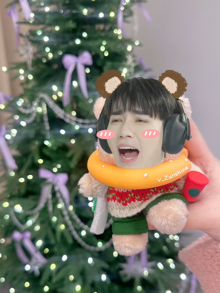 V_Zunshine's tweet photo. 🪄🎄@zee_pruk 🌟

#ZeePruk #Zunshine https://t.co/oBlddjZ3YY